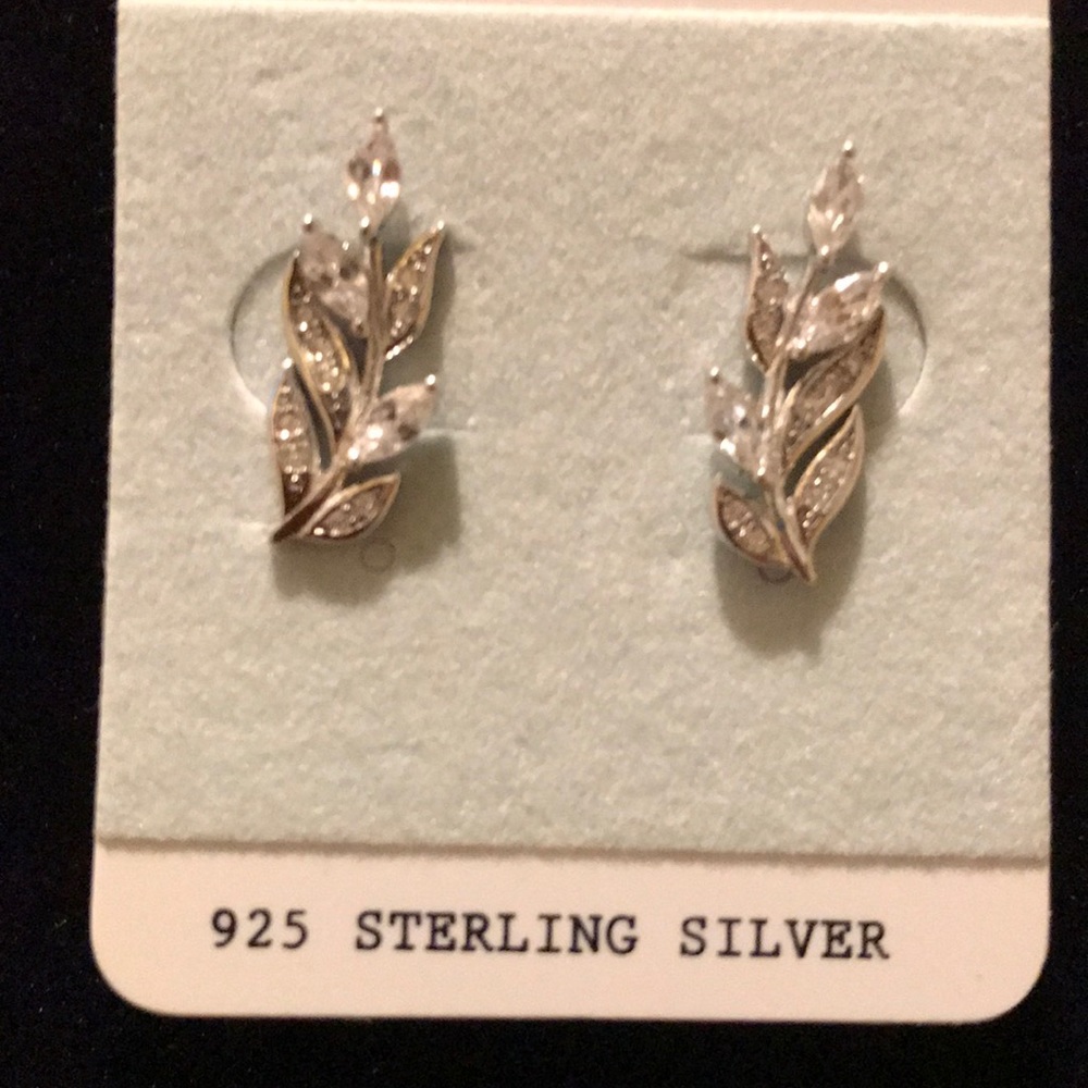 ✨Sterling silver earrings 💫